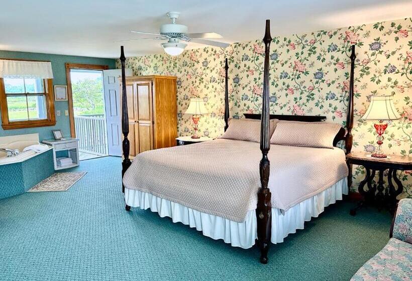 스탠다드 룸 킹사이즈 침대, Rose Farm Inn