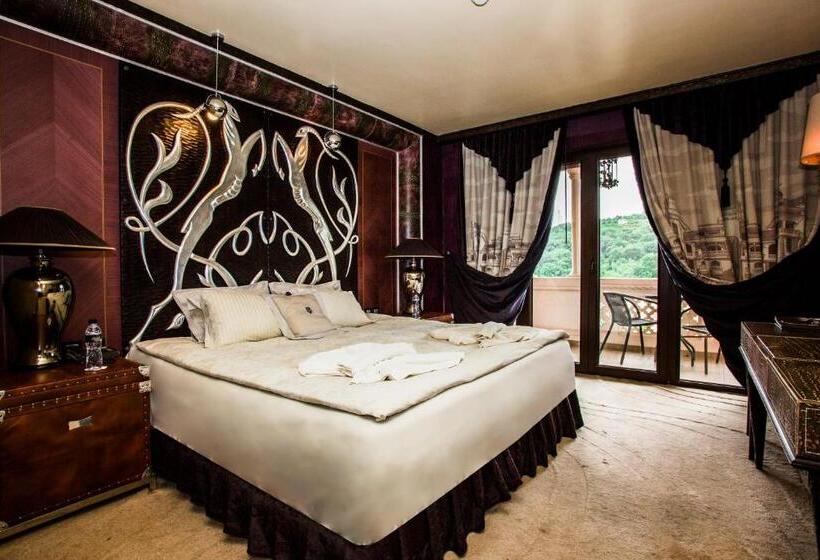 Номер Стандарт Вид на Парк, Royal Castle Design & Spa
