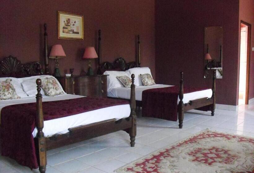 اتاق استاندارد با 2 تخت دوبل, Tamarind Great House