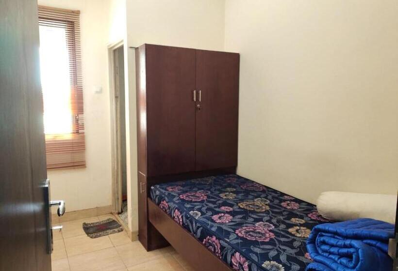 Номер Стандарт, Residence 9 Penjaringan   Caters To Women