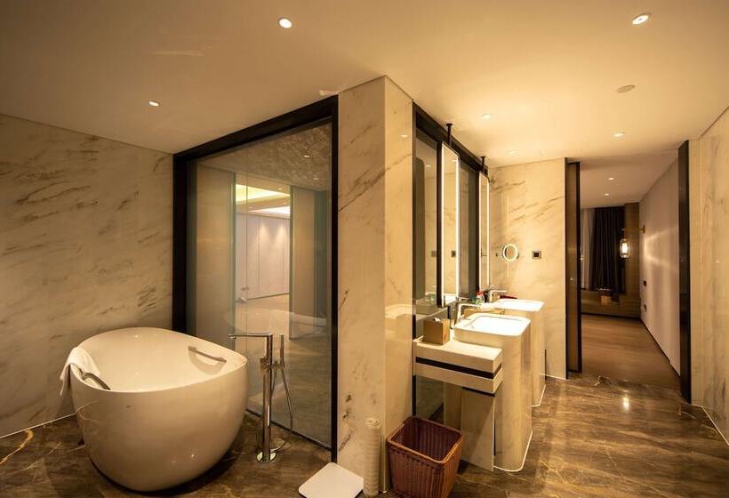 Люкс Повышенной Комфортности, Wyndham Garden Jinjiang