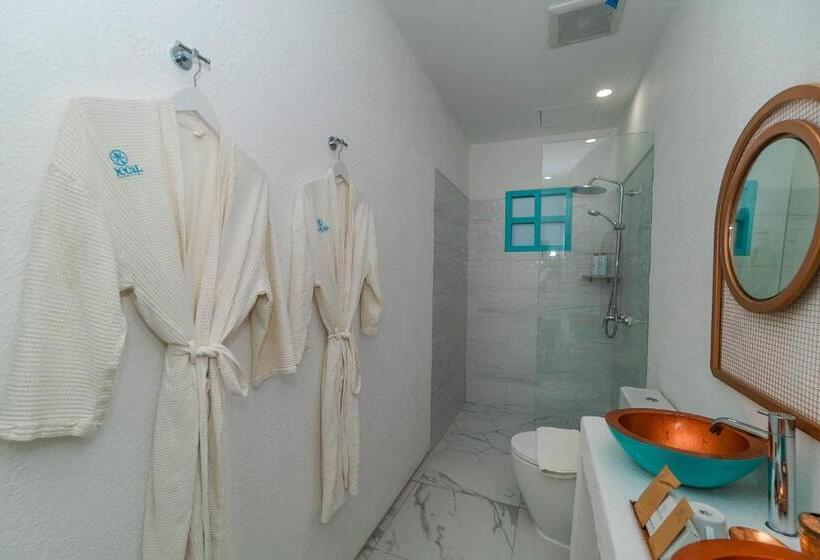 Люкс, Loccal Collection Hotel Komodo