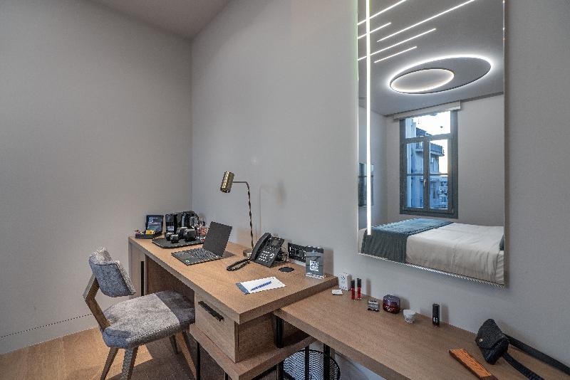 수피리어 룸, Hellenic Vibes Smart