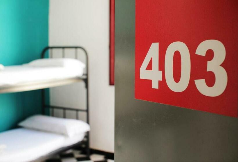 Bed in Shared Room with Shared Bathroom, Hostel New York