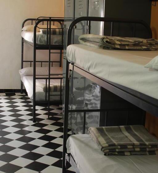 اتاق استاندارد, Hostel New York