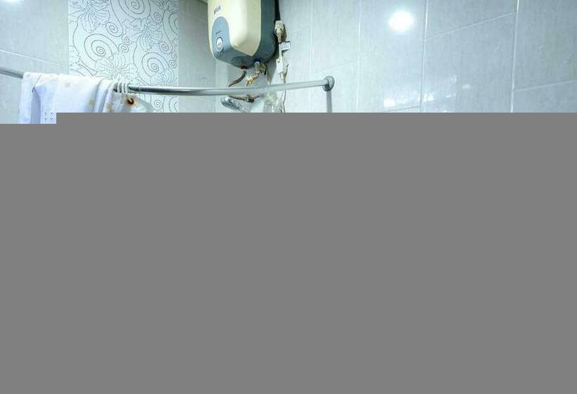 디럭스 룸, Reddoorz @ Avros Guest House Medan