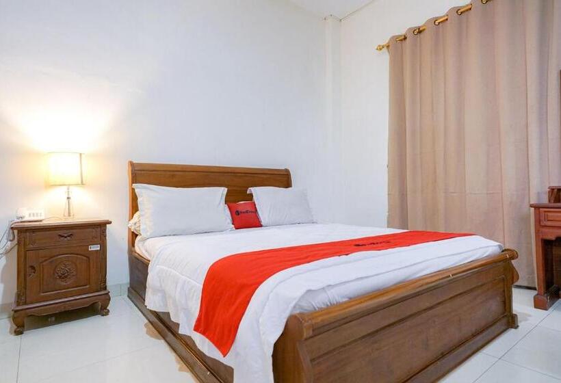 디럭스 룸, Reddoorz @ Avros Guest House Medan