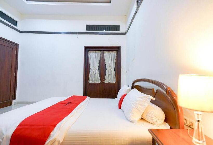 스위트, Reddoorz @ Avros Guest House Medan