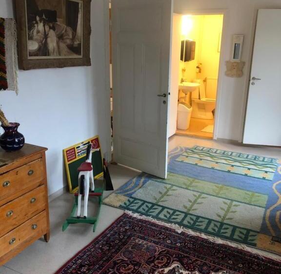 Семейный Номер, Långhedgården Bed & Breakfast