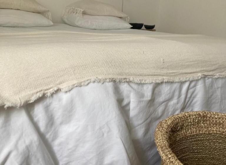Номер Стандарт Вид на Сад, La Boutique Mj Décoration Vous Propose De Découvrir Ses Deux Chambres D Hôtes