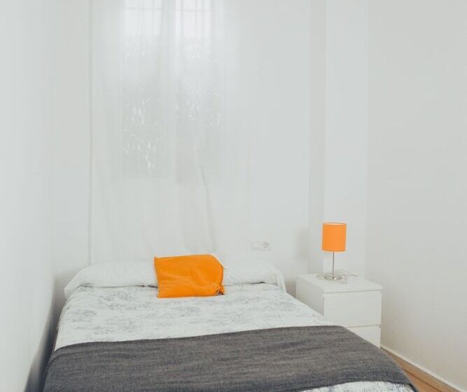 اتاق استاندارد یک تخته با سرویس بهداشتی مشترک, Cádiz Inn Hostel