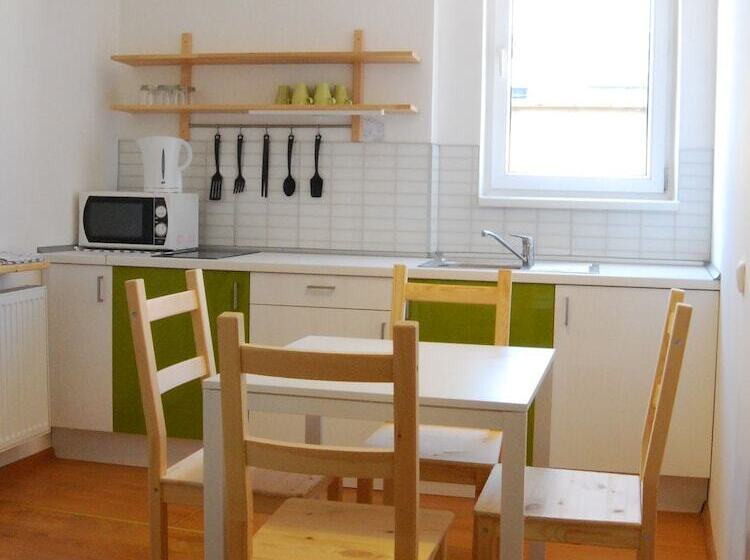 اتاق استاندارد, Patio Hostel