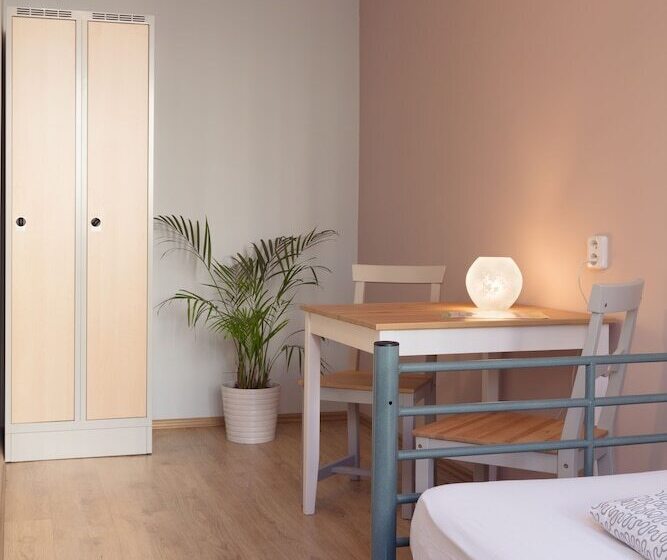 اتاق استاندارد, Patio Hostel