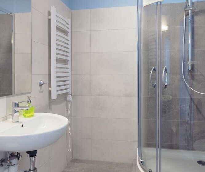 تختخواب در اتاق مشترک, Patio Hostel