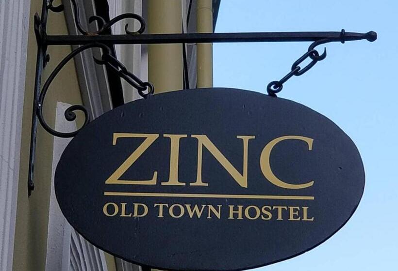 اتاق استاندارد سه نفره, Zinc Old Town  Hostel
