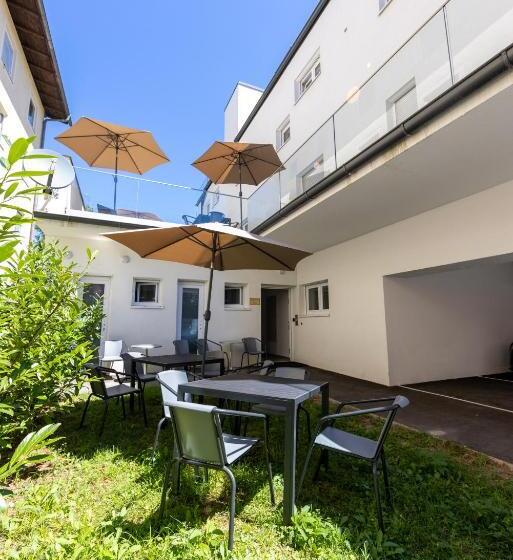 سوییت خانوادگی, Luxury Apartment Monte Carlo