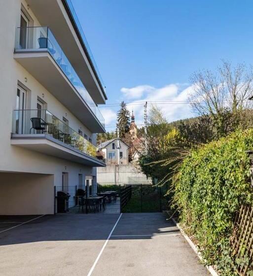 اتاق خانوادگی, Luxury Apartment Monte Carlo