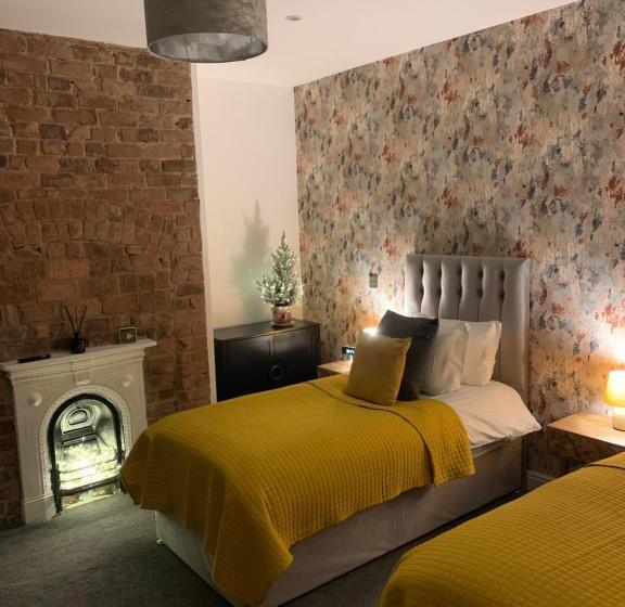 Студия Deluxe, 46 Ashfield Rd, Altrincham