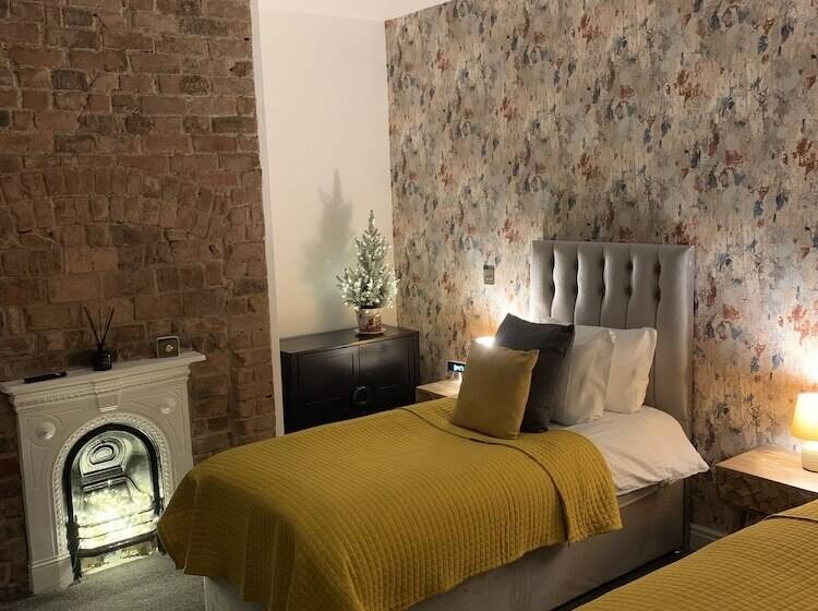 Студия Deluxe, 46 Ashfield Rd, Altrincham