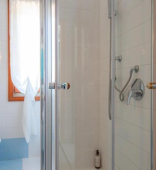 سوئیت با تخت بزرگ, Villa Mariel Suites & Apartment