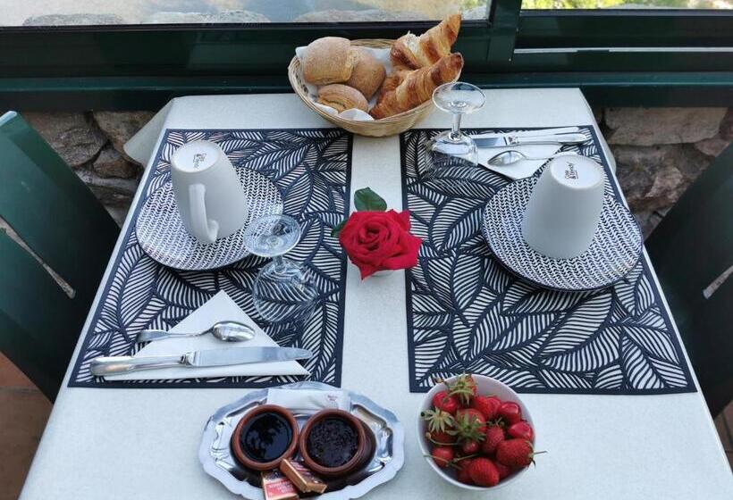 Номер Стандарт, Le Moulin Du Temps  Chambres Et Lounge Bar Au Bord De La Rivière