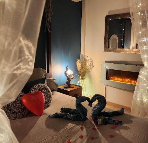 Номер Стандарт с Гидромассажем, A L Orée Des Pins   Gite Et Spa De 30 M2  Home Cinéma Et Massage En Sup