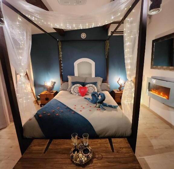 Номер Стандарт с Гидромассажем, A L Orée Des Pins   Gite Et Spa De 30 M2  Home Cinéma Et Massage En Sup