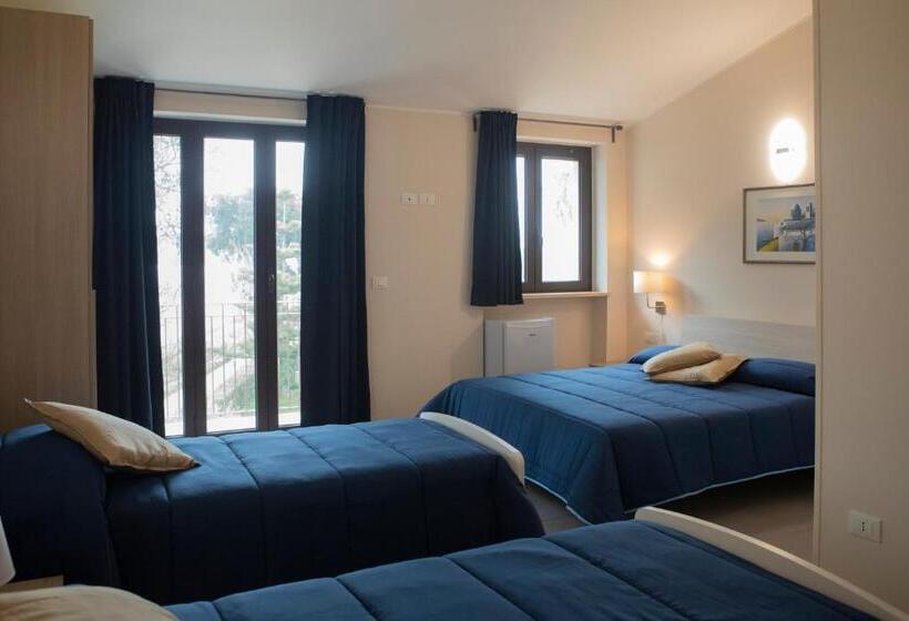 Четырехместный Номер Стандарт, Un Passo Dal Mare   Guest House