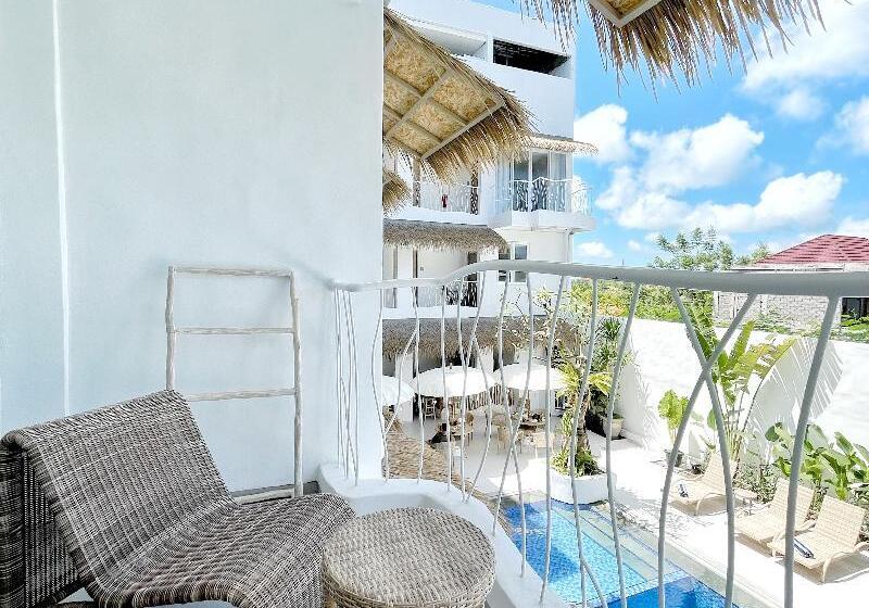 Номер Deluxe Вид на Бассейн, Khaiyyara Jimbaran Bali