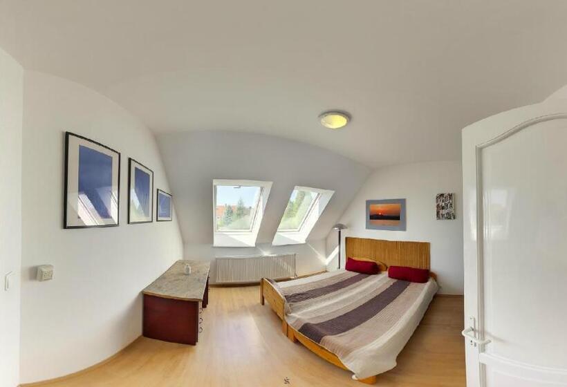 Номер Стандарт, Highway House