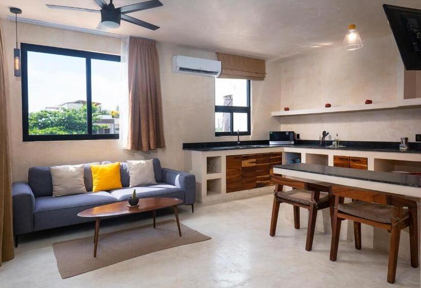 آپارتمان 1 خوابه با تراس, Ujo Condo Boutique