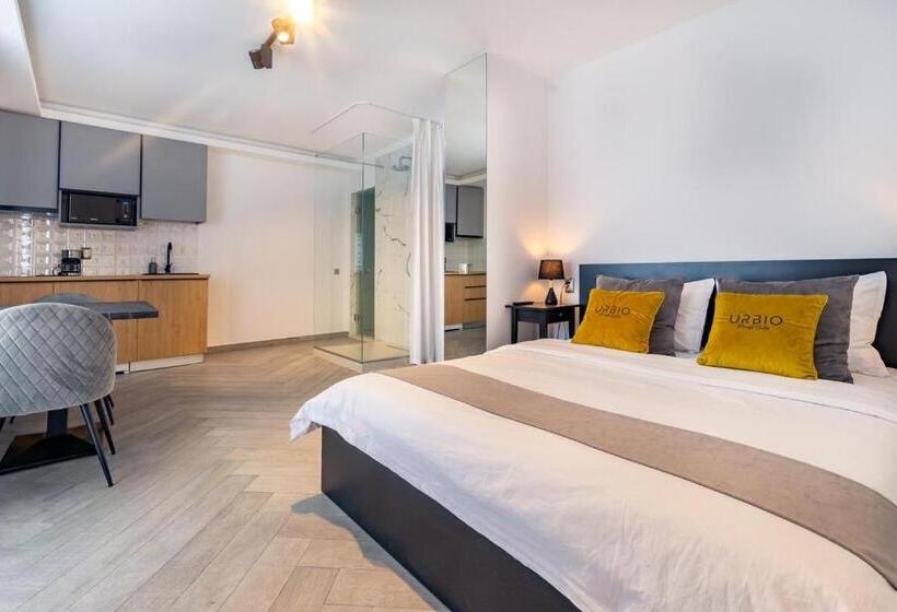 Standard Værelse m. Balkon, Urbio Private Suites