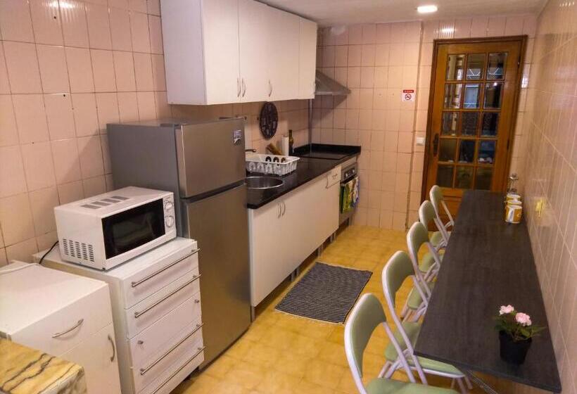اتاق استاندارد سه نفره, Friends In Braga   Charming Bedrooms In The Historic Center