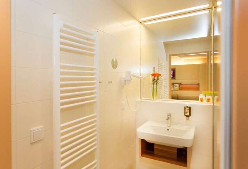 스탠다드 트리플 룸, Jufa Hotel Wien City
