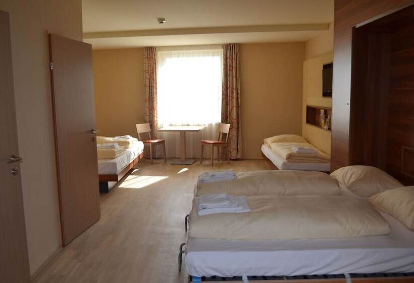 4인용 스탠다드 룸, Jufa Hotel Wien City