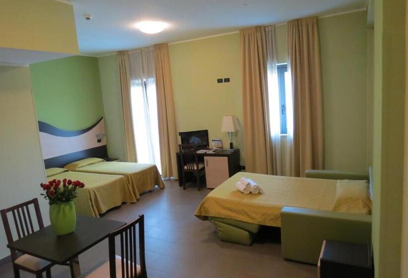 Номер Стандарт Трехместный, Life Sport Hotel