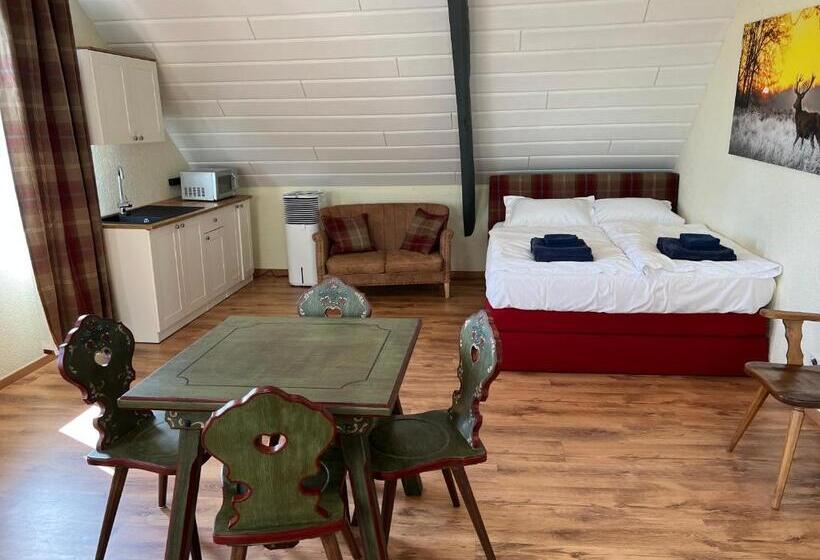 Апартаменты Пентхаус 1 Спальня, The Little Britain Inn Themed Hotel One Of A Kind In Europe