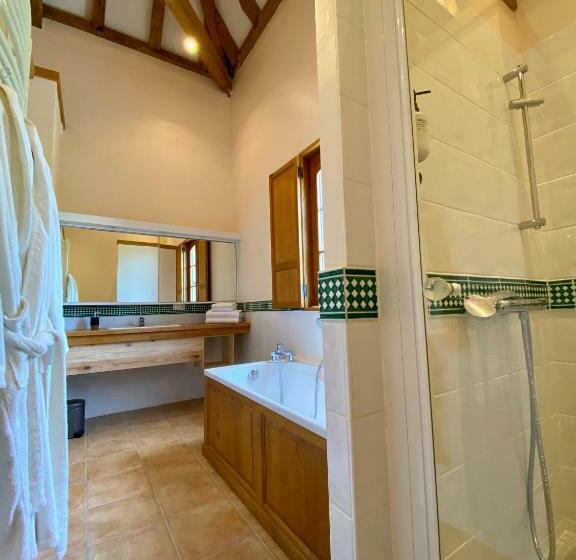 Стандартный Номер Кровать Кинг, Domaine De Cazal   Chambres D Hôtes Avec Piscine Au Cœur De 26 Hectares De Nature Préservée