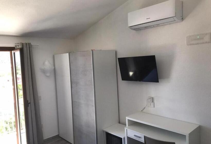 Номер Стандарт Вид на Бассейн, B&b Aly&emy
