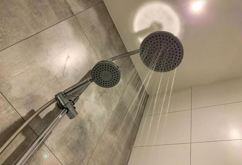 استودیو استاندارد با تراس, Escamp Apartments