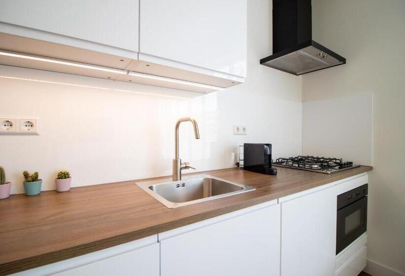 آپارتمان لوکس 1 خوابه, Escamp Apartments