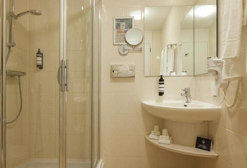 Студия Стандарт, Auberge Du Bonheur