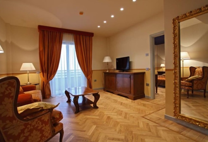 Люкс, Grand Hotel Forlì