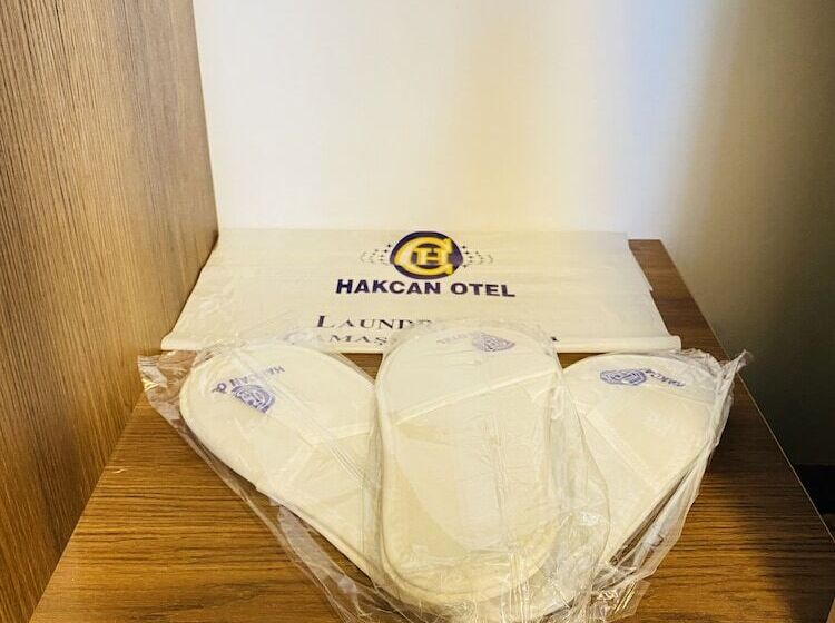 اتاق استاندارد سه نفره, Hakcan