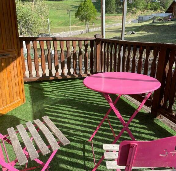 Семейный Номер Вид на Сад, Le Chalet
