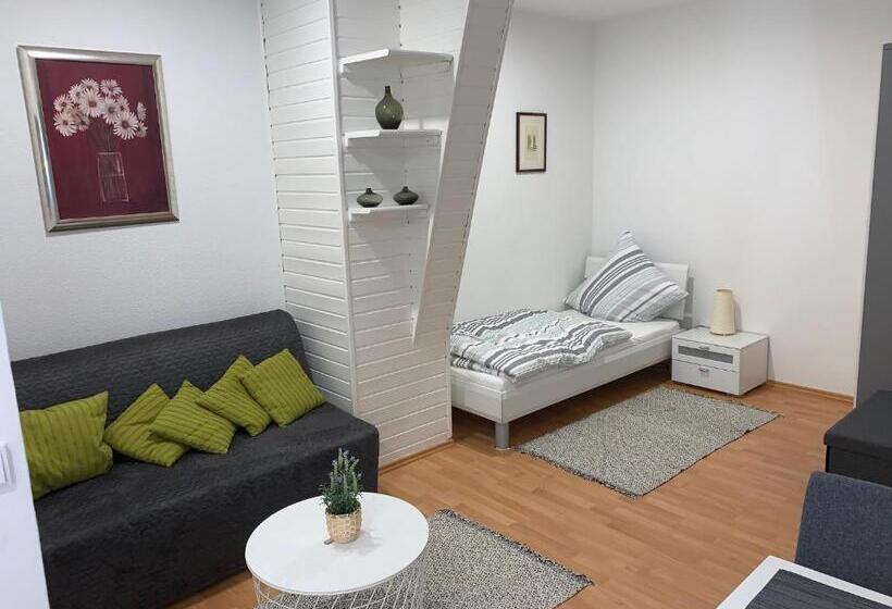 Апартаменты 1 Спальня Нижний Этаж, Appartement Höhscheid