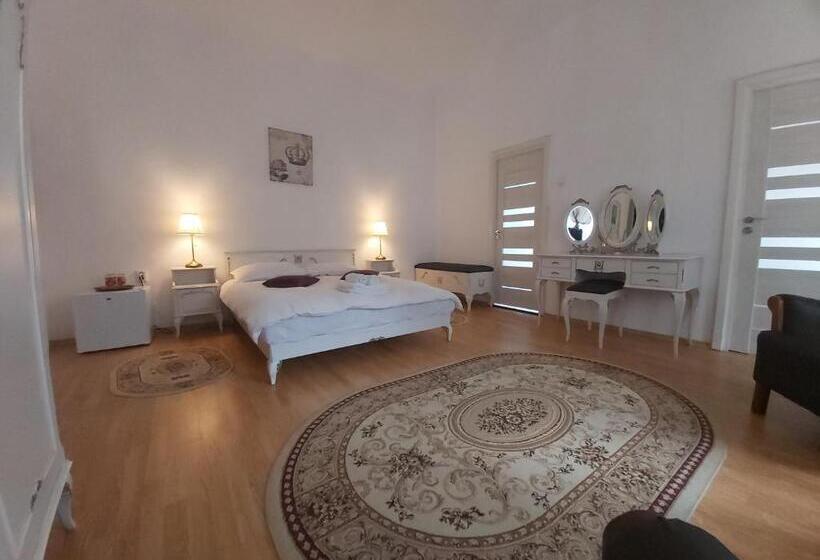 חדר דלוקס לשלושה, Vila Micul Castel