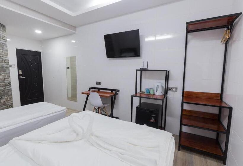 デラックストリプルルーム, Lee Luxury Home, Usm Penang