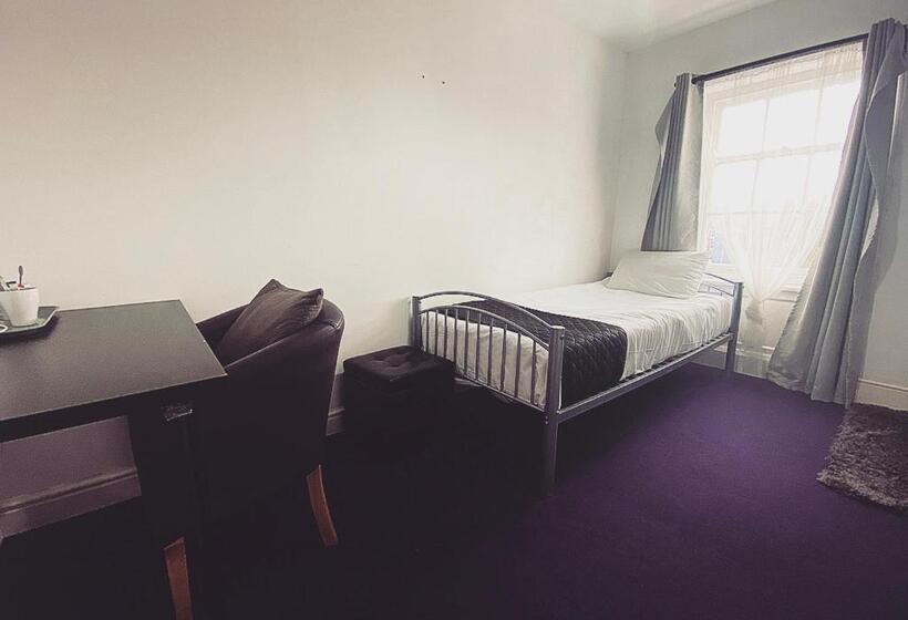 Номер Стандарт Индивидуальный Совместная Ванная, Kings Hotel Blackburn