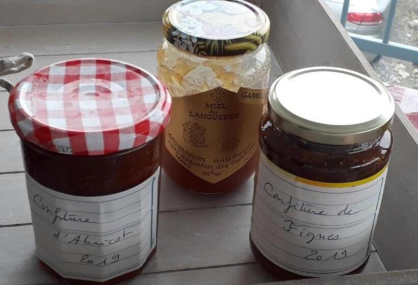 اتاق لوکس, Domaine De La Clotte